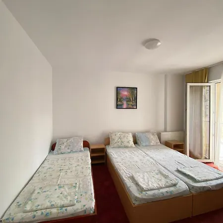 فندق مبيت وإفطار Gymy